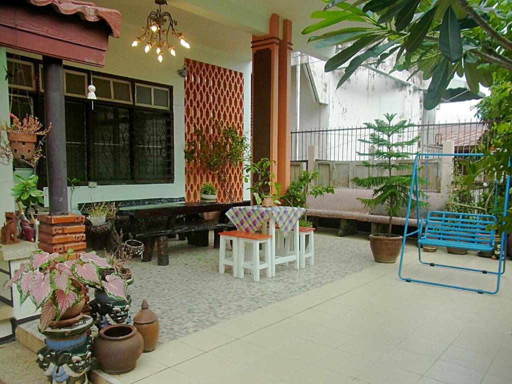28 Rachabutr Hostel - Housity