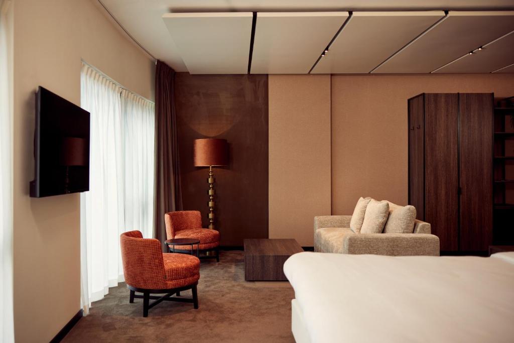 
Suite - Disability Access
