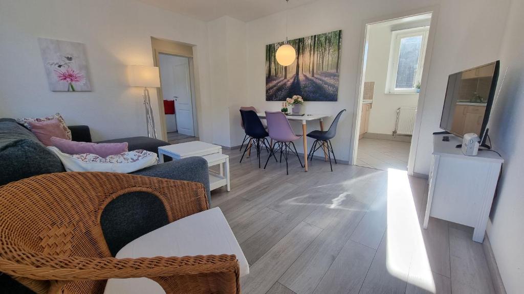 Ferienwohnungen Flussufer - Neckargemünd Altstadt - Apartment With Mountain View