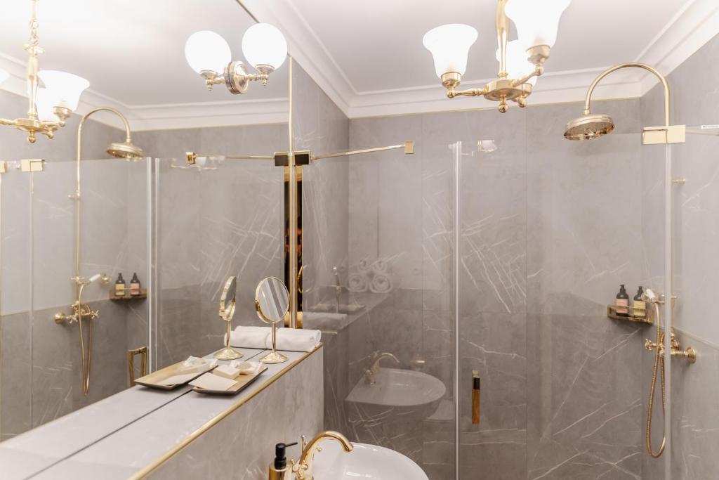 Hotel H15 Francuski Old Town - Destigo Hotels - Resim 39