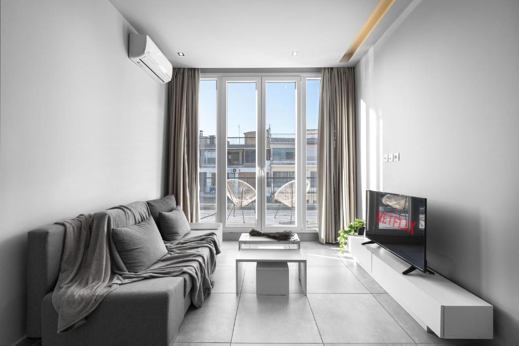 Penthouse Apartments, The Luxury Suites - Apartment With Balcony