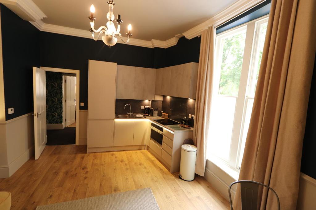 Alma Apartments In A Perfect Location - Deluxe Double Room