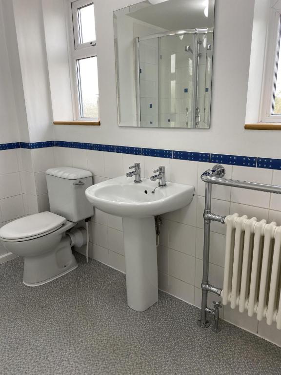 Stansted Airport Guest Rooms - Habitación Familiar Estándar
