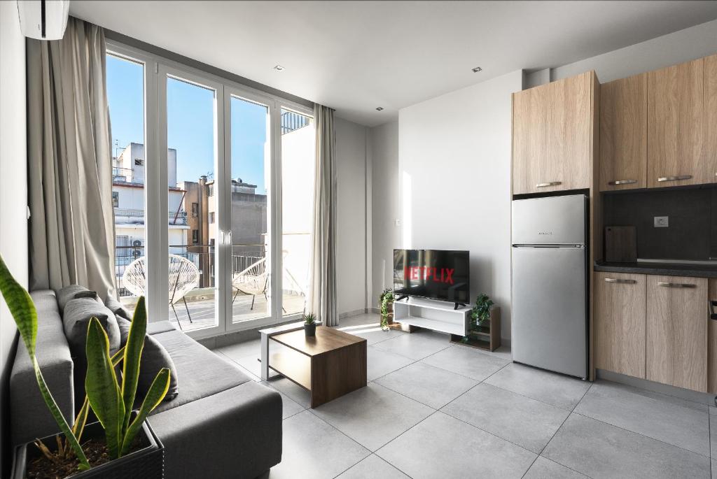 Penthouse Apartments, The Luxury Suites - Apartment With Balcony