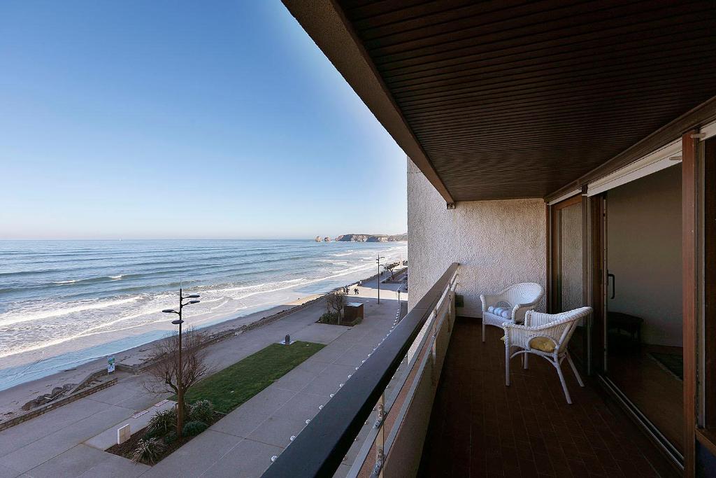 Grand appartement en première ligne de mer, vue imprenable sur l'ocean