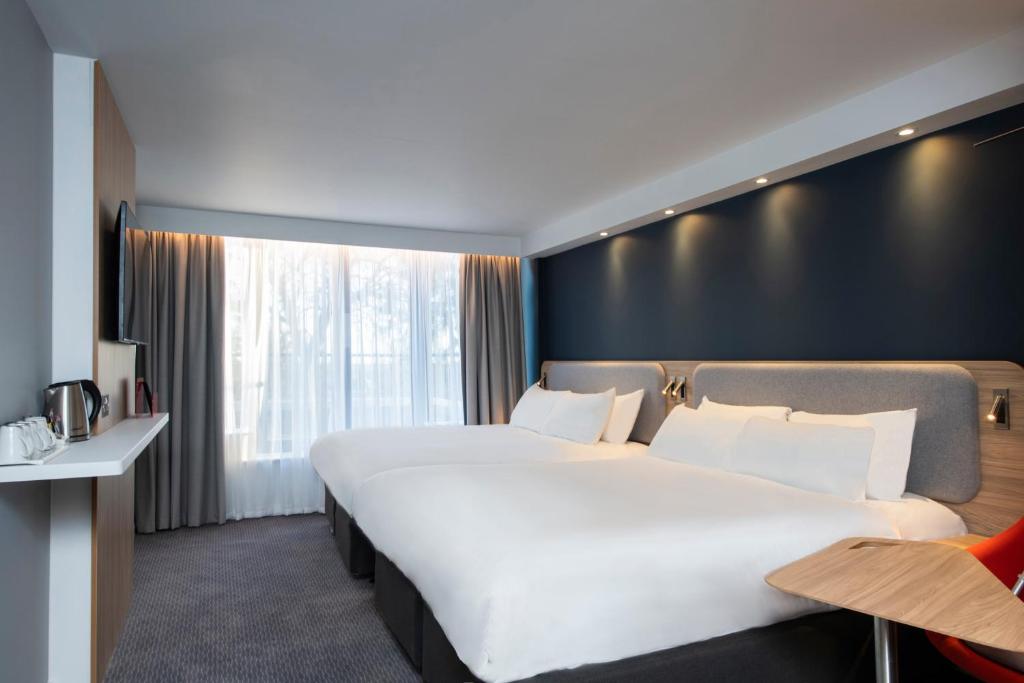 
Standard Double Room with Two Double Beds and Free Hot Breakfast
