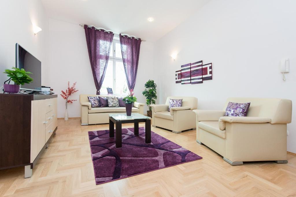 Posedenie v ubytovaní Neo Apartments