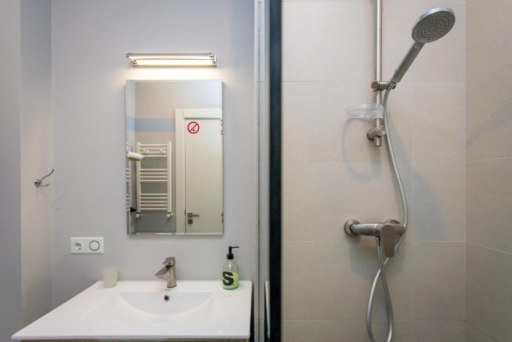 Koupelna v ubytování Mountain View 1BR Apartment 101 - Loft 1
