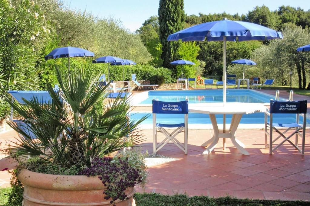 The swimming pool at or close to Villa in Montaione with Pool & Wine Tasting