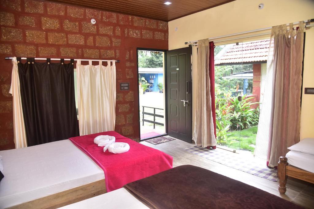 Redrock homestay - 国王室有两张国王床