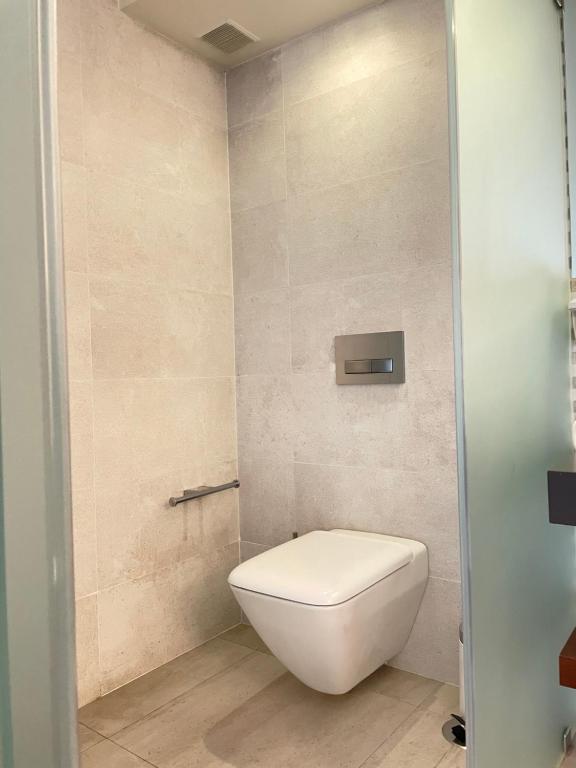 A bathroom at Gav Espinel Ronda Centro