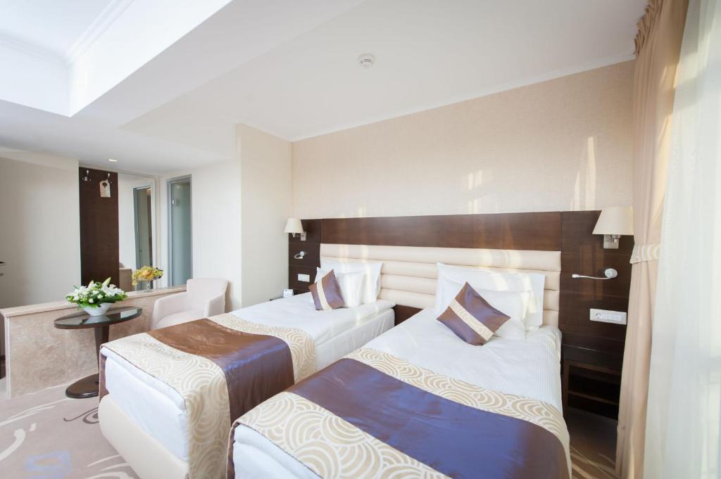 Grand Hotel Coroana - Sala De Gemelos De Negocios