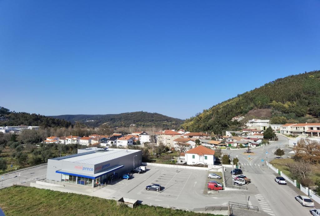 Góis - Belas Vistas na N2 - AL - Appartement Met Uitzicht Op De Bergen