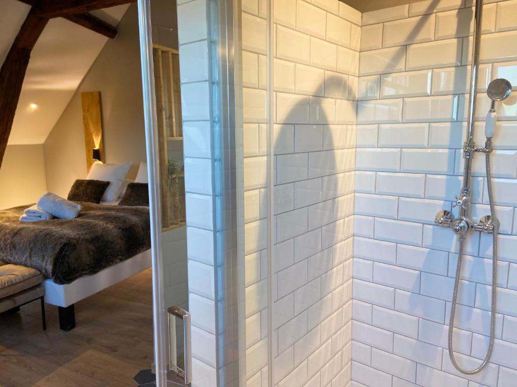 LA TOUR YVELINE - King Room With Mountain View