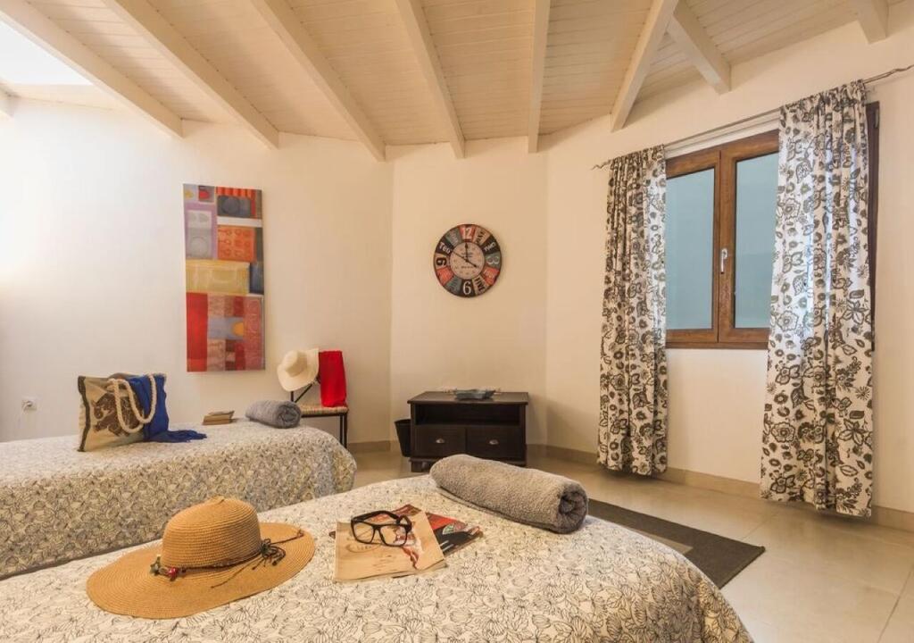 A seating area at Villa Casa Bream