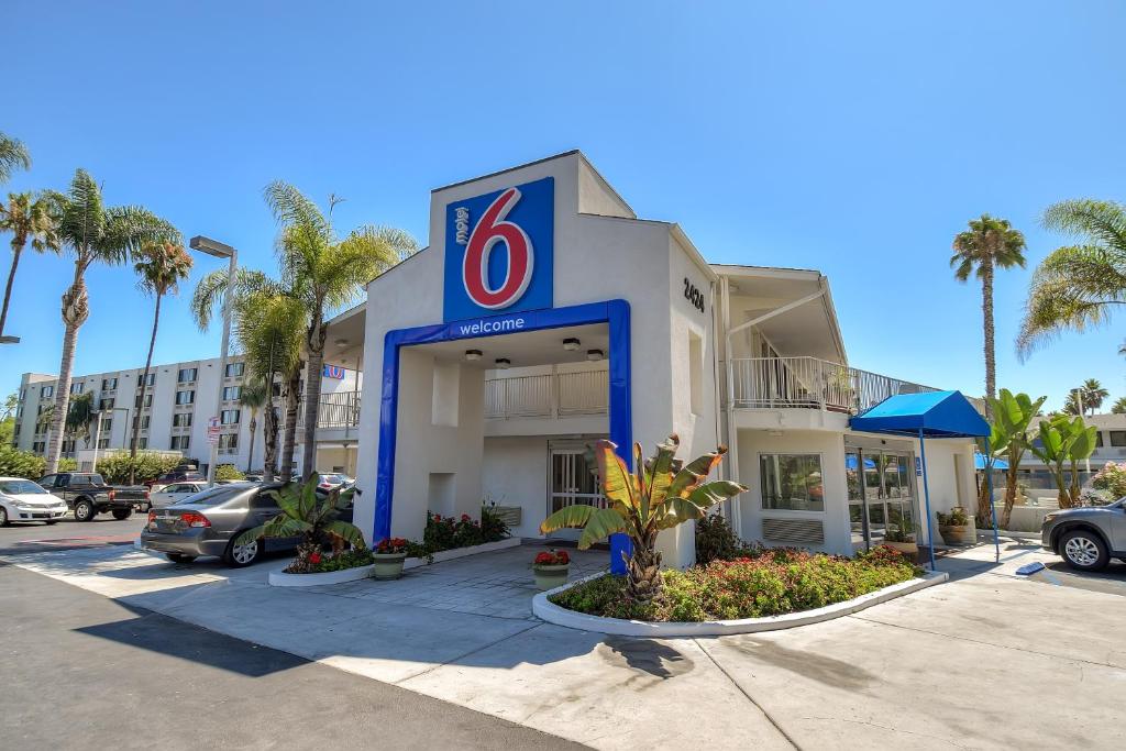 رزرو هتل و هاستل، Motel 6-San Diego, CA - Hotel Circle - Mission Valley