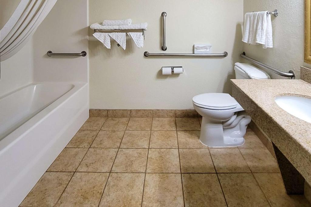Comfort Inn & Suites - King Suite Avec Canapé-lit - Non-fumeur