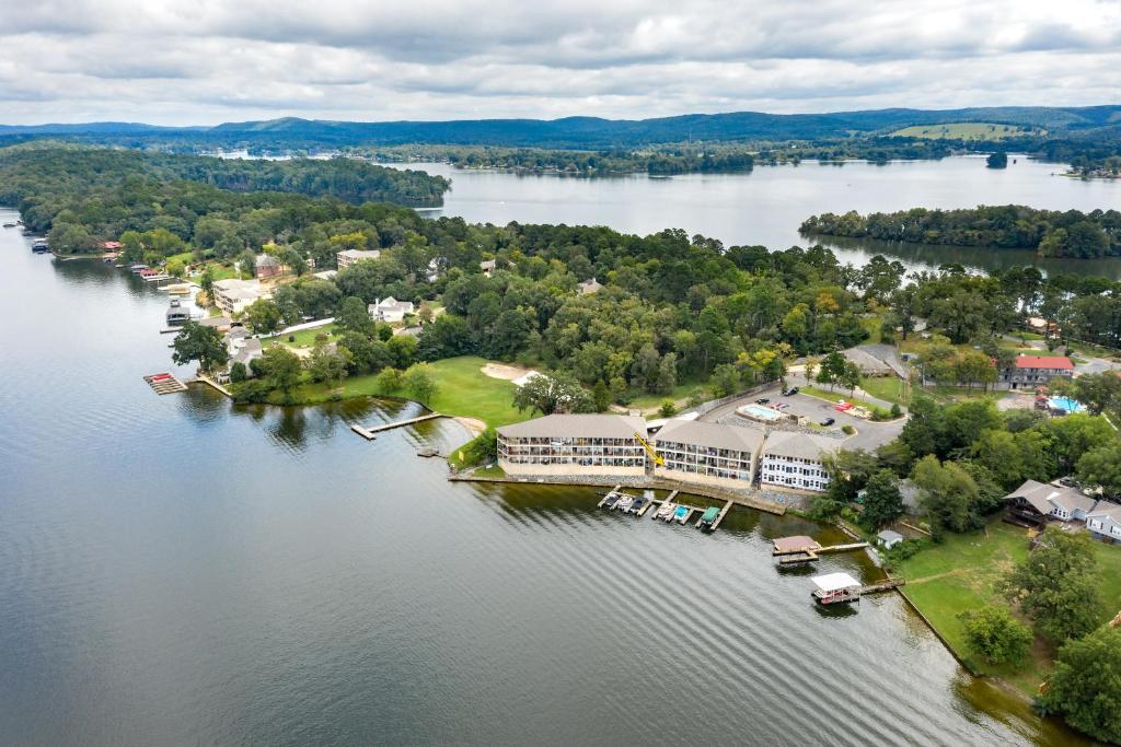 Lake Hamilton Condo Beautiful View B2, Hot Springs, USA
