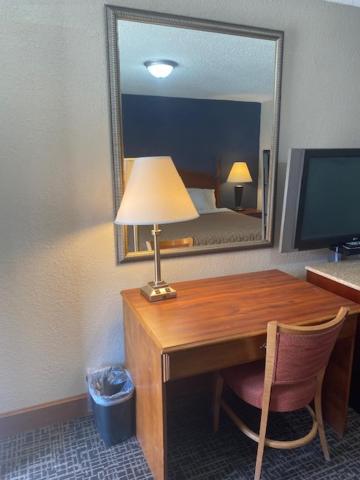 Andy Griffith Parkway Inn - 