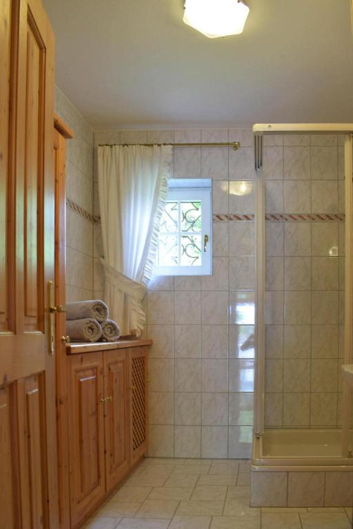 A bathroom at Landhaus Seeleiten am Millstätter See