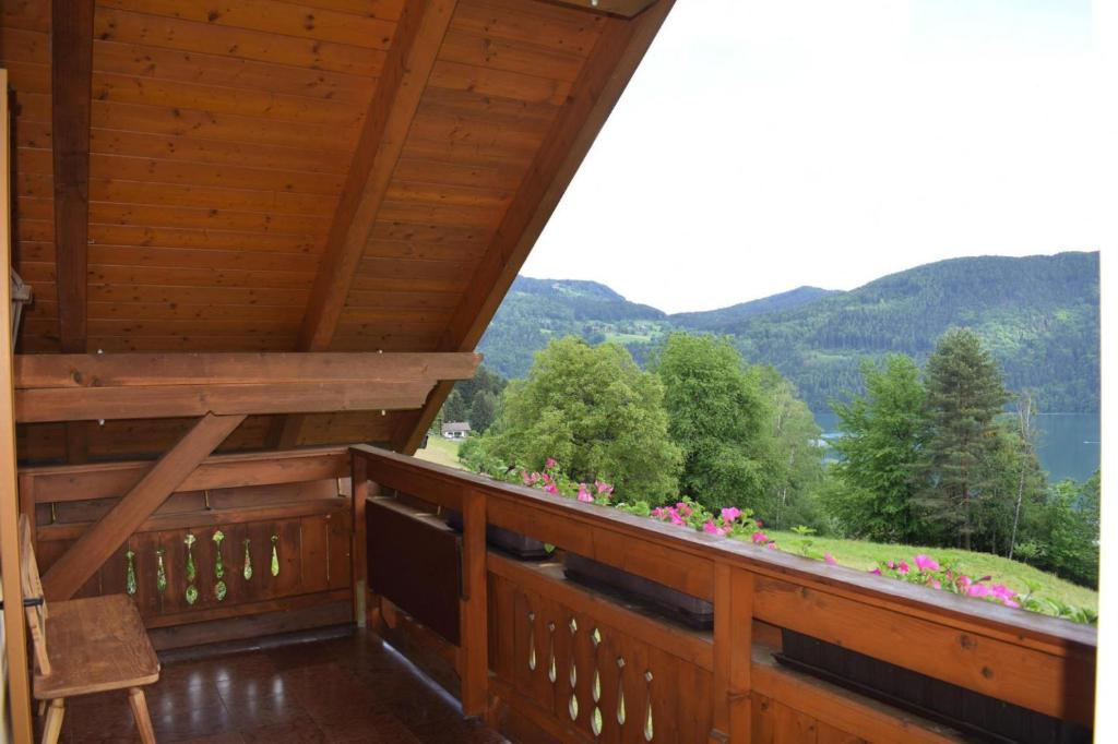 A general mountain view or a mountain view taken from the holiday home