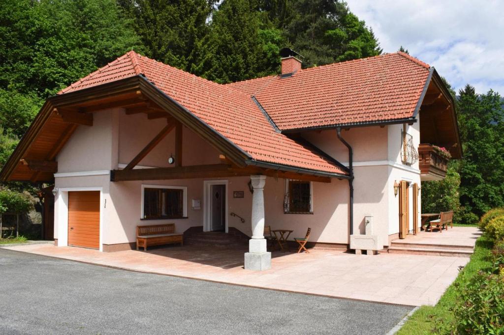 The building in which the holiday home is located