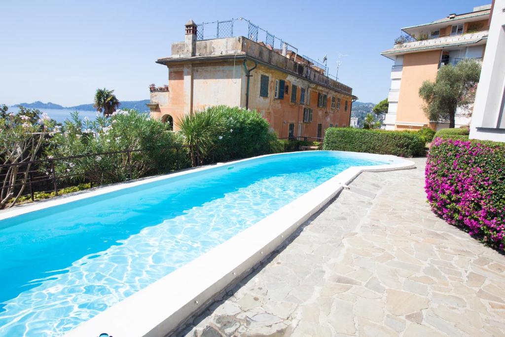 Kép NAUTILUS VISTA MARE MOZZAFIATO a 180 GRADI- POSTO AUTO PRIVATO - 2 CAMERE MATRIMONIALI più 1 DIVANO LETTO SINGOLO-SKY,NETFLIX-WIFI 200MG szállásáról Rapallóban a galériában