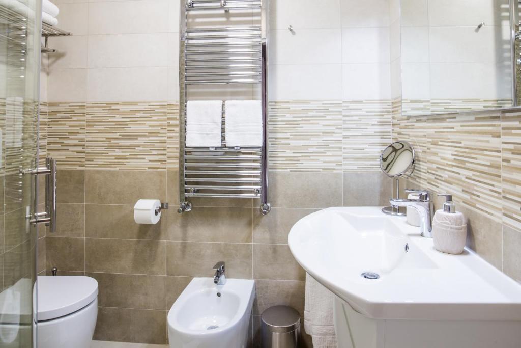 Parthenope Suite Rooms Vomero Vanvitelli a 2 min quartieri spagno via Toledo - 11