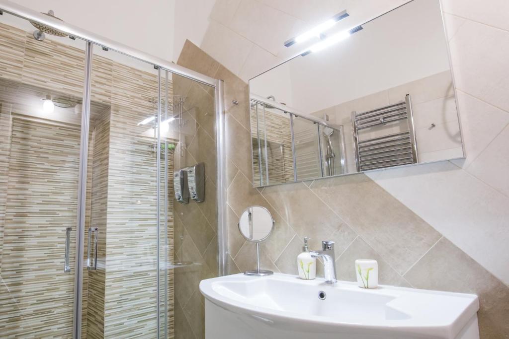 Parthenope Suite Rooms Vomero Vanvitelli a 2 min quartieri spagno via Toledo - 19