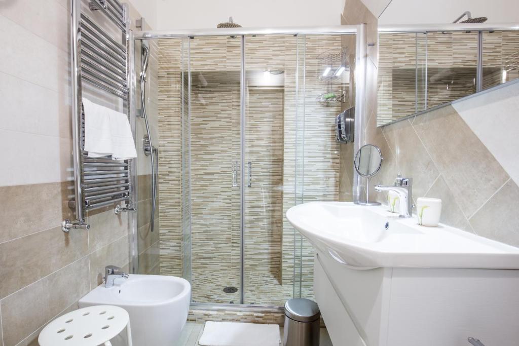 Parthenope Suite Rooms Vomero Vanvitelli a 2 min quartieri spagno via Toledo - 18