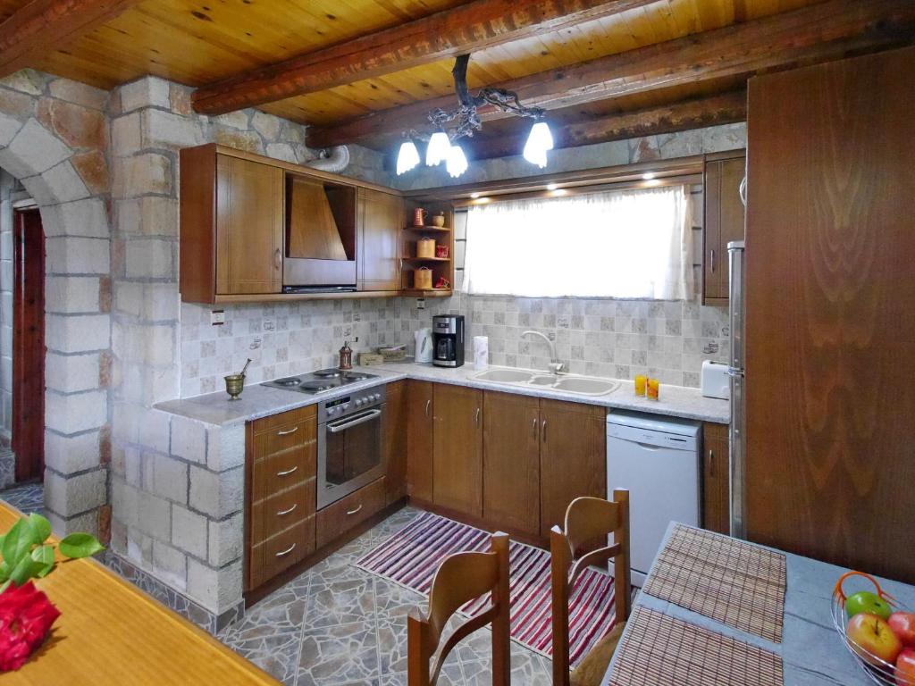 Kuchyň nebo kuchyňský kout v ubytování Villa Vangelis Stylos Crete