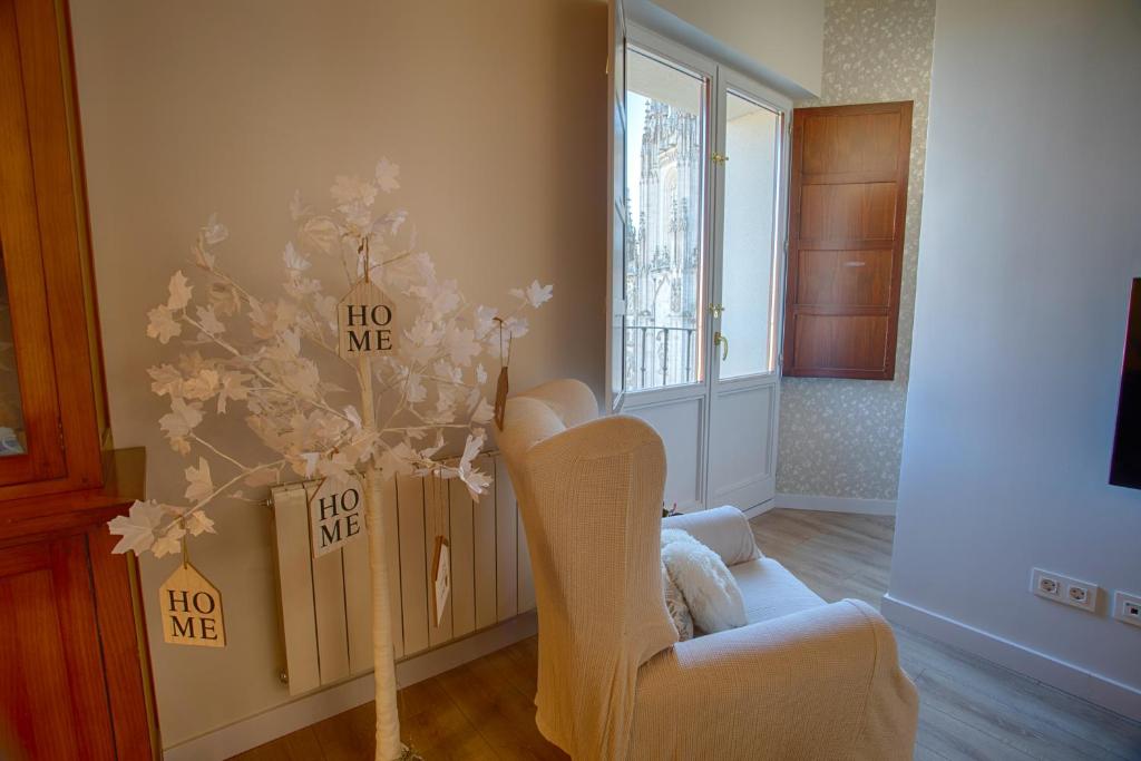 Una MIRADA A LA CATEDRAL-Apartamentos Burgos Catedral - 7