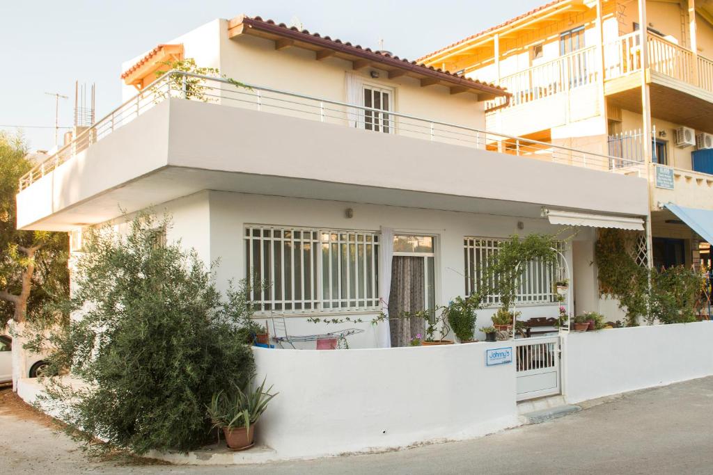 Το κτήριο όπου στεγάζεται  το διαμέρισμα