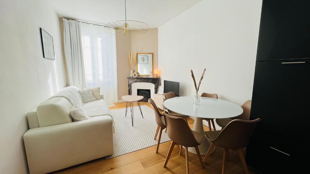 Photo de la galerie de l'établissement Charmant appartement 3 étoiles, chaleureux et bien équipé, à Cannes