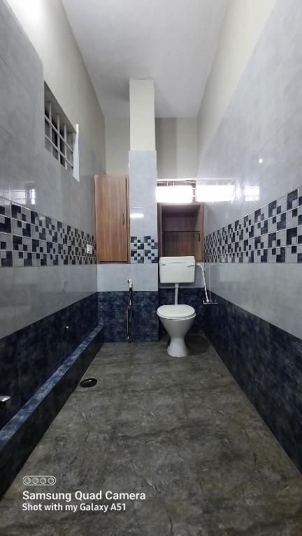 Koupelna v ubytování Varam Homestay
