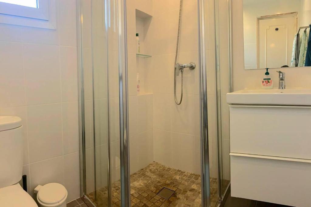Kúpeľňa v ubytovaní Calahonda - Sleeps 6 - Parking - Garden - Pool