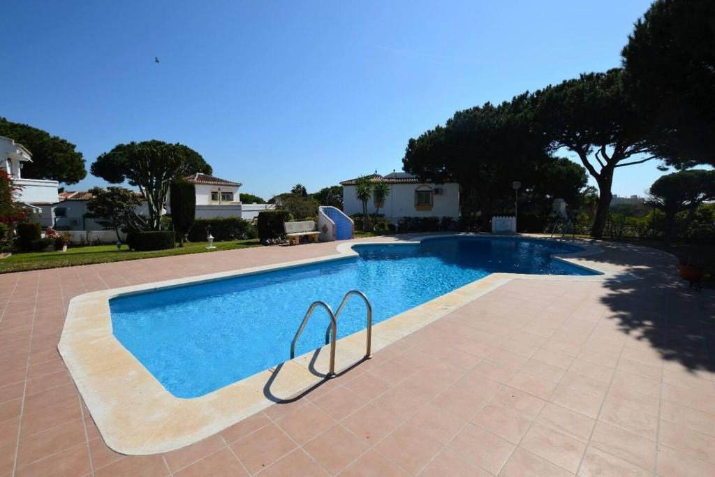 Bazén v ubytovaní Calahonda - Sleeps 6 - Parking - Garden - Pool alebo v jeho blízkosti