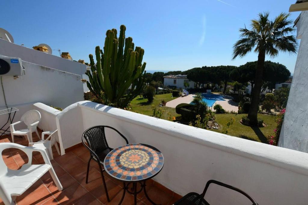 Bazén v ubytovaní Calahonda - Sleeps 6 - Parking - Garden - Pool alebo v jeho blízkosti
