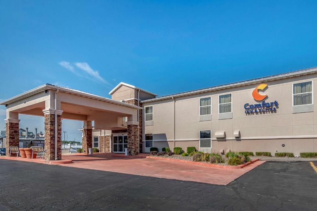 a rendering of a hotel with a parking lot at Comfort Inn & Suites Junction City - near Fort Riley in Junction City