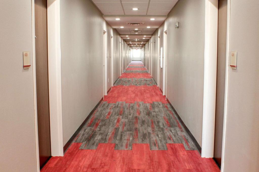 Hawthorn Extended Stay by Wyndham Oklahoma City Airport photo