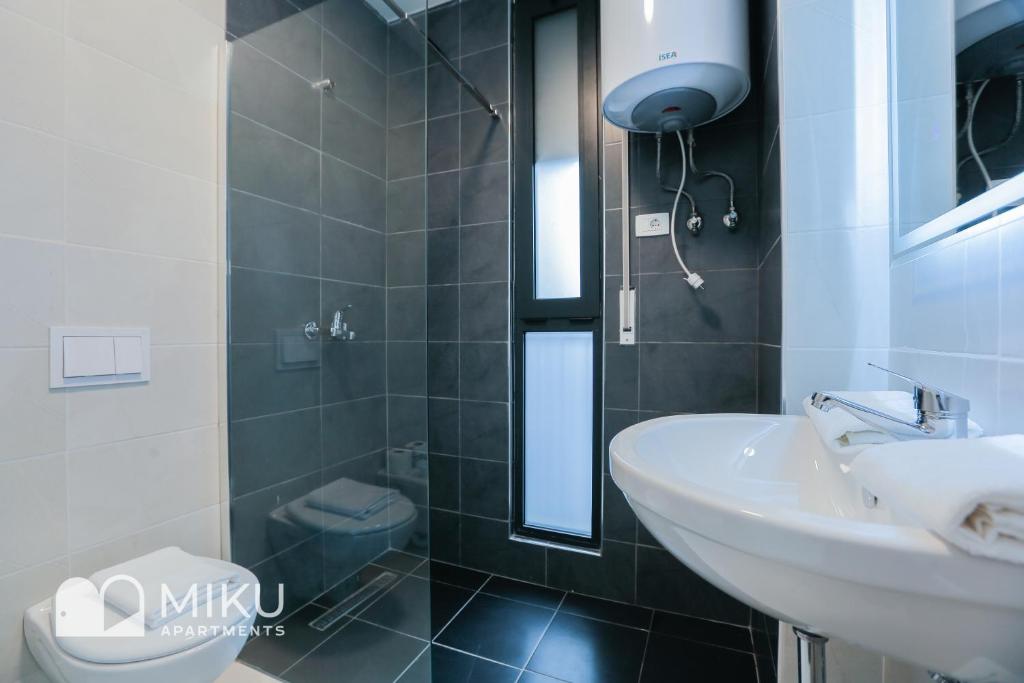 Miku Apartment - Glamorous 1Bedroom Apartment At Olympic Residence - Image 3
