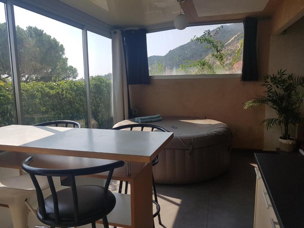 JACUZZI AJACCIO ENTRE MER ET MONTAGNE 200m DES PLUS BELLES PLAGES - Apartamento De Dos Dormitorios