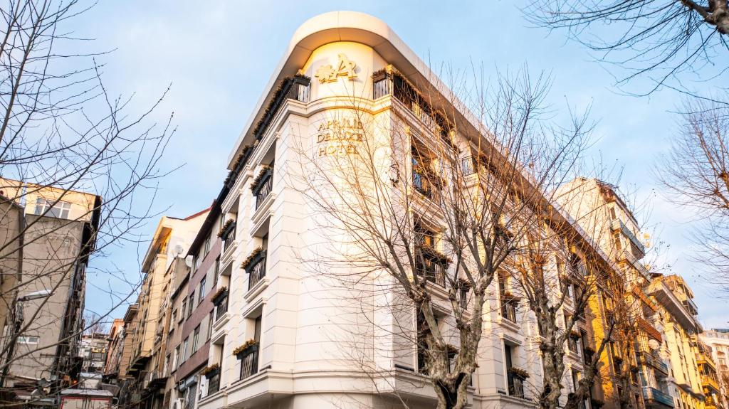 Aprilis Deluxe Hotel - 11