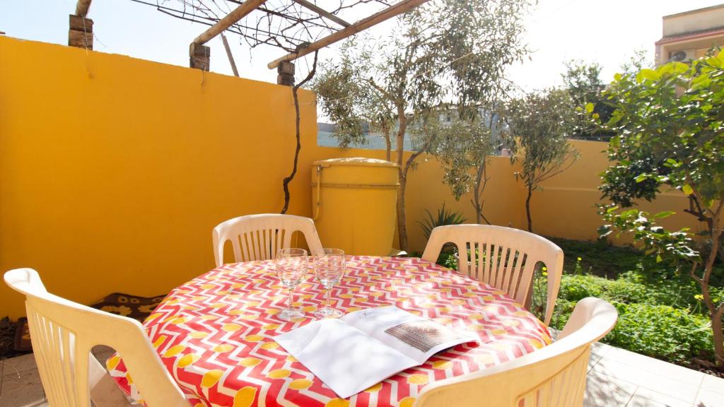 Yellow House-Villetta con giardino - Twee Slaapkamers Appartement