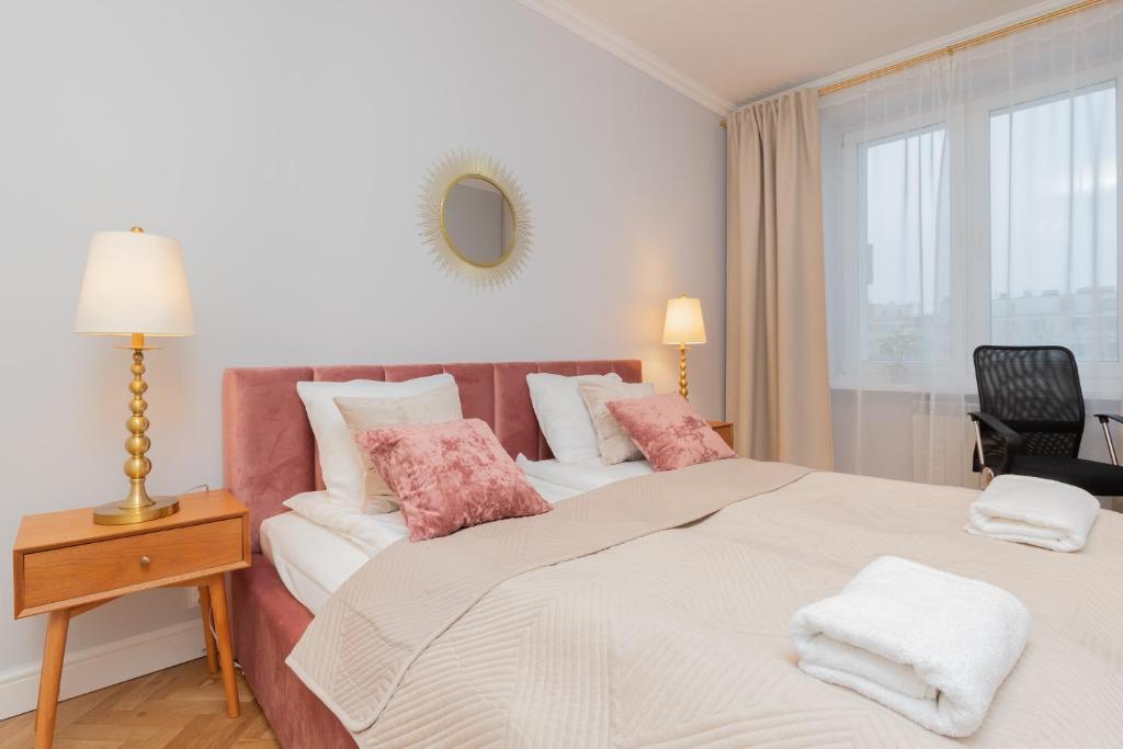 Fotografia z galérie ubytovania Stylowy Apartament blisko Plaży Gdynia Śródmieście by Noclegi Renters v destinácii Gdynia
