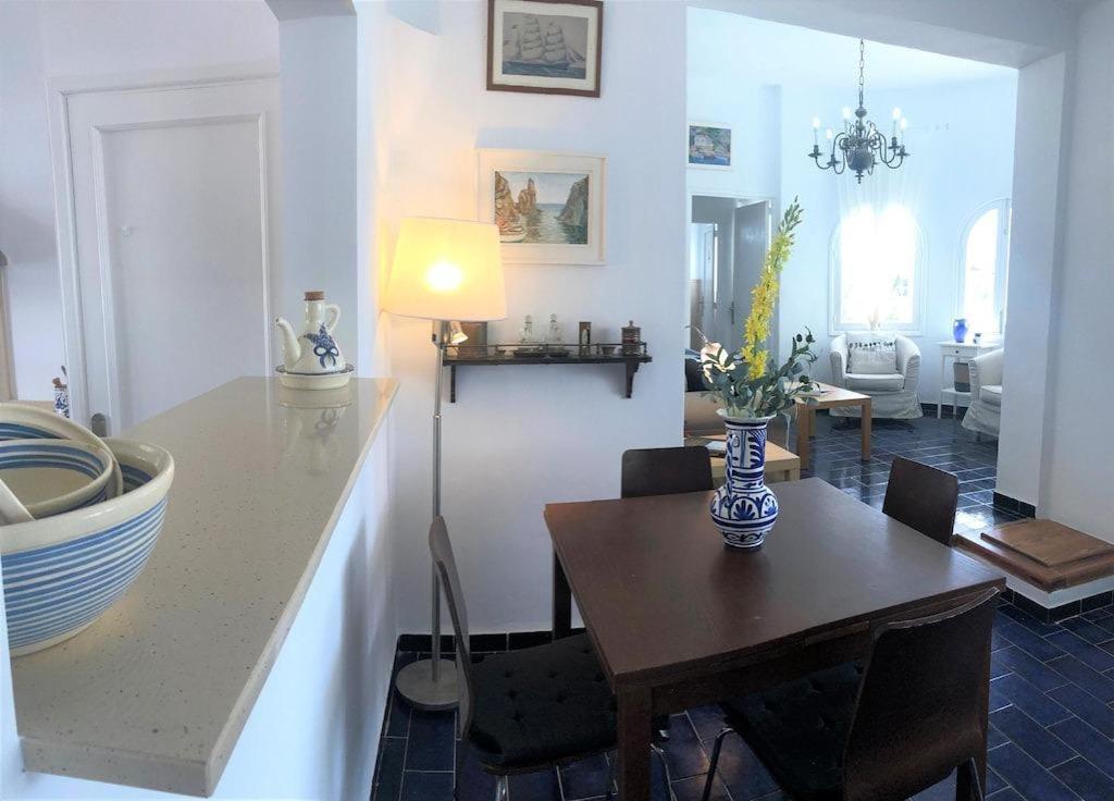 A seating area at Villa El Club 3 Bed 3 Bath Front