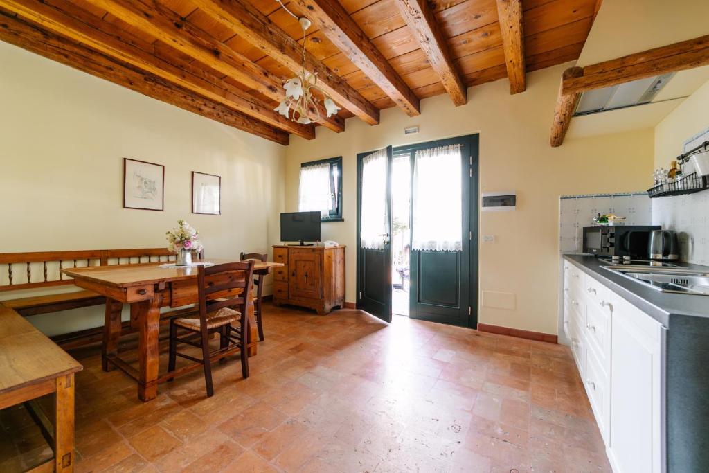 Kuchyň nebo kuchyňský kout v ubytování Agriturismo Albafiorita