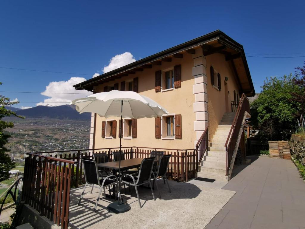 Nespecifikovaný výhled na hory nebo výhled na hory při pohledu z apartmánu