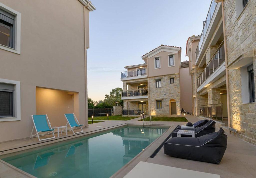 Бассейн в Momento Luxury Apartments walking distance from the beach или поблизости
