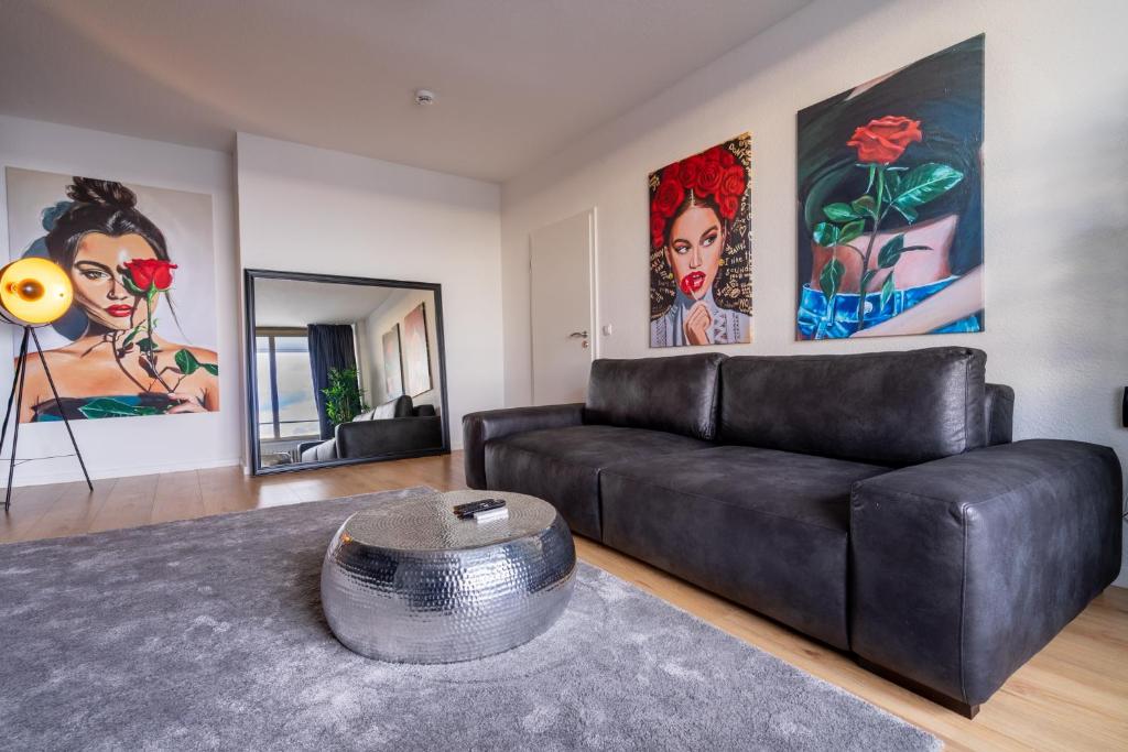 RüSuite XL I 2-Zimmer Apartment I Balkon I Netflix, Essen – Updated 2023  Prices